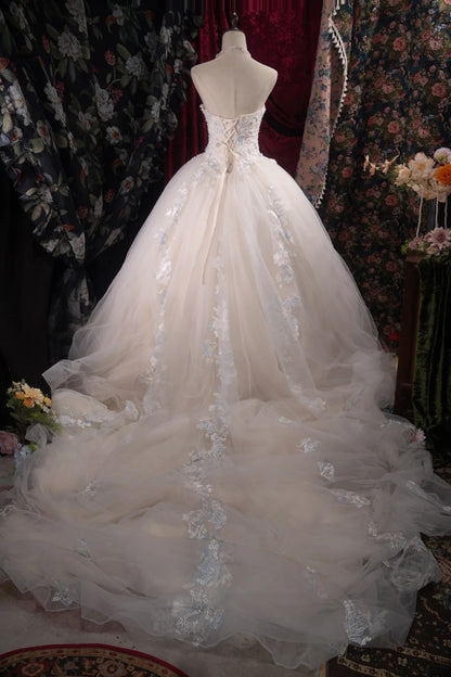 Fairy A-line Long Wedding  Dresses Tulle Appliques White  Bridal Gowns Sleeveless   Sweetheart Bridal Dresses ED06018