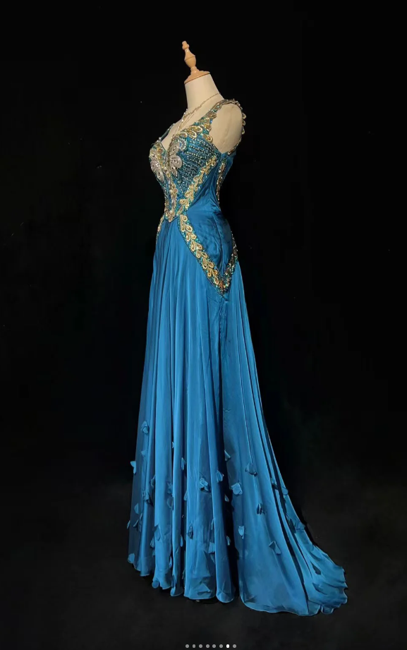 Elegant Sheath Burgundy Long Prom Dresses Satin Halter Sleeveless Evening Dresses ED06034