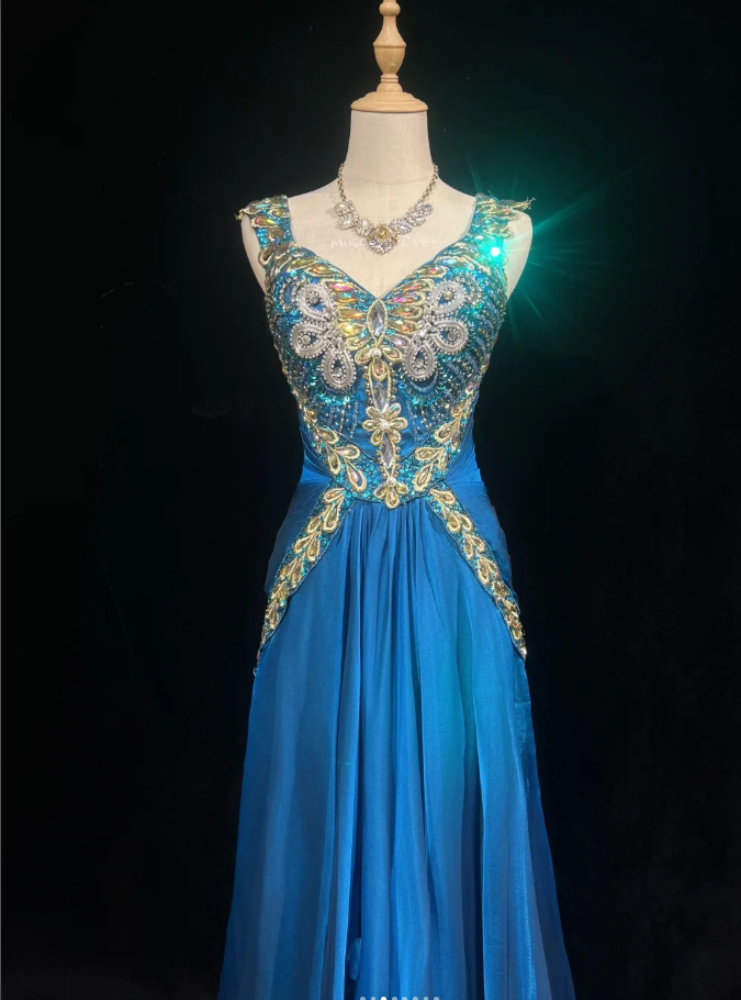 Elegant Sheath Burgundy Long Prom Dresses Satin Halter Sleeveless Evening Dresses ED06034