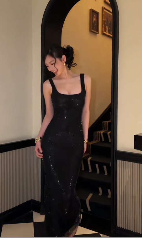 Elegant Sheath Burgundy Long Prom Dresses Tulle  Spaghetti Straps Evening Dresses Backless Formal Dresses ED06035