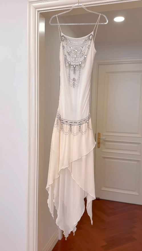 Vintage Apricot Beadings Long Prom Dresses Chiffon Sheath Spaghetti Straps Evening Dresses  Sleeveless Party Dresses  ED06051