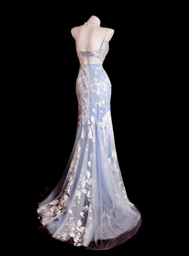 Gorgeous Spaghetti Straps Blue Long Prom Dresses Tulle Appliques Sheath Evening Dress with Slit ED06056