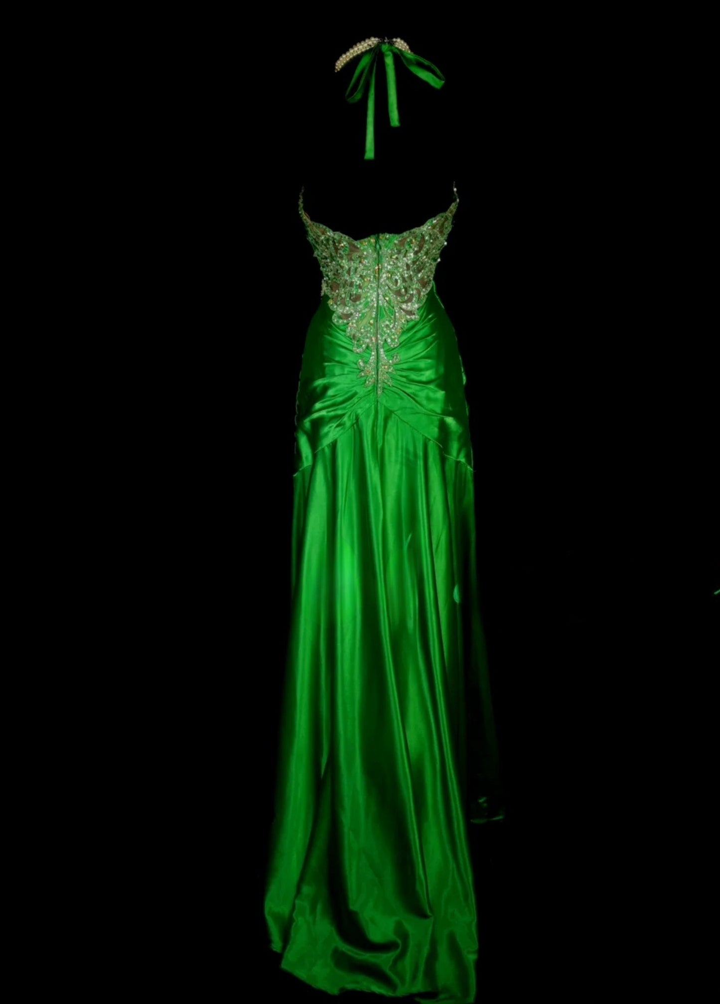 Elegant Green Long Prom Dresses Spaghetti Straps Sheath Evening Dresses Appliques Satin Sleeveless Formal Dresses ED06079
