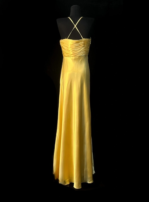 Vintage Yellow Long Prom Dresses Strapless Sheath Evening Dresses Satin Sleeveless Party Dresses ED06109
