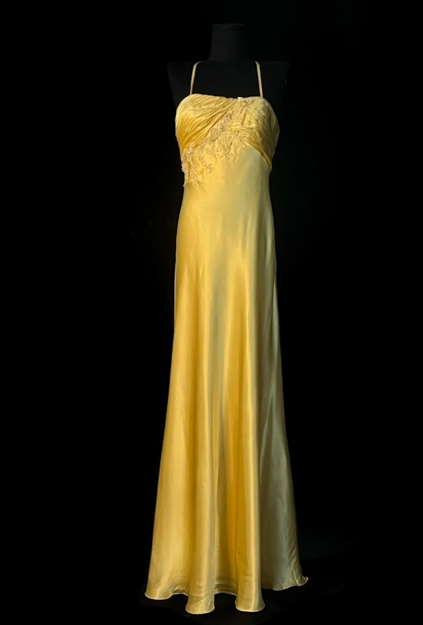 Vintage Yellow Long Prom Dresses Strapless Sheath Evening Dresses Satin Sleeveless Party Dresses ED06109