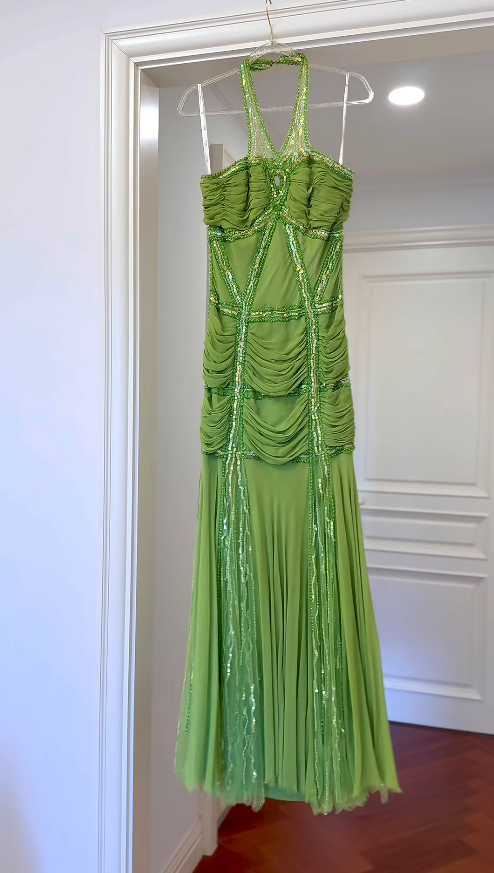 Vintage Green Long Prom Dresses Halter Sheath Evening Dresses Beaded Chiffon Sleeveless Party Dresses ED06111