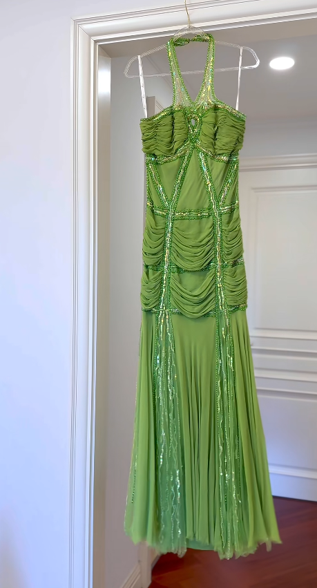 Vintage Green Long Prom Dresses Halter Sheath Evening Dresses Beaded Chiffon Sleeveless Party Dresses ED06111