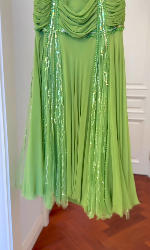 Vintage Green Long Prom Dresses Halter Sheath Evening Dresses Beaded Chiffon Sleeveless Party Dresses ED06111