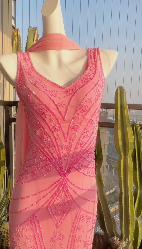 Chic Watermelon Long Prom Dresses V-neck Sheath Evening Dresses Beaded Chiffon Sleeveless Birthday Dresses ED06118