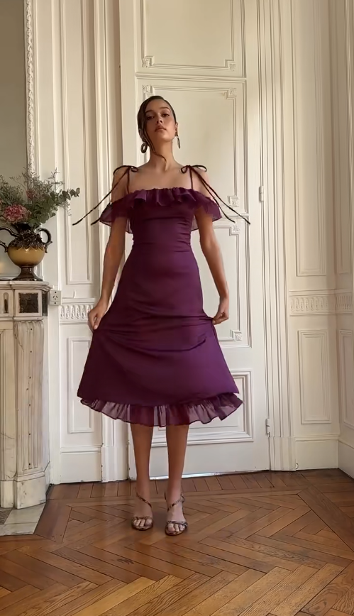 Chic Grape Long Prom Dresses Spaghetti Straps Sheath Evening Dresses Satin Sleeveless Birthday Dresses ED06120