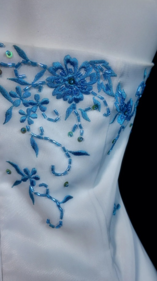 Chic White Long Prom Dresses Strapless A-Line Evening Dresses Embroidery Chiffon Sleeveless Birthday Dresses ED06121