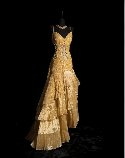 Chic Gold Long Prom Dresses Spaghetti Straps A-Line Evening Dresses Applique Lace Sleeveless Party Dresses ED06126