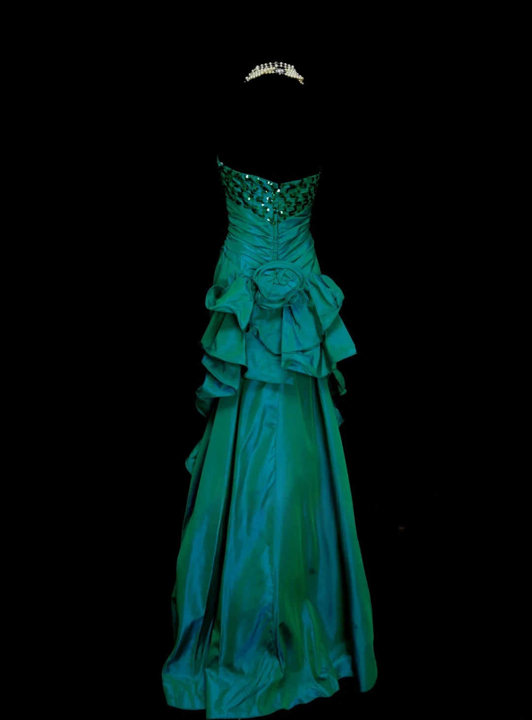 Wunderschönes dunkelolivgrünes herzförmiger Ausschnitt A-Linie Satin Tüll Kurzes Ballkleid Homecoming-Kleid ED02575