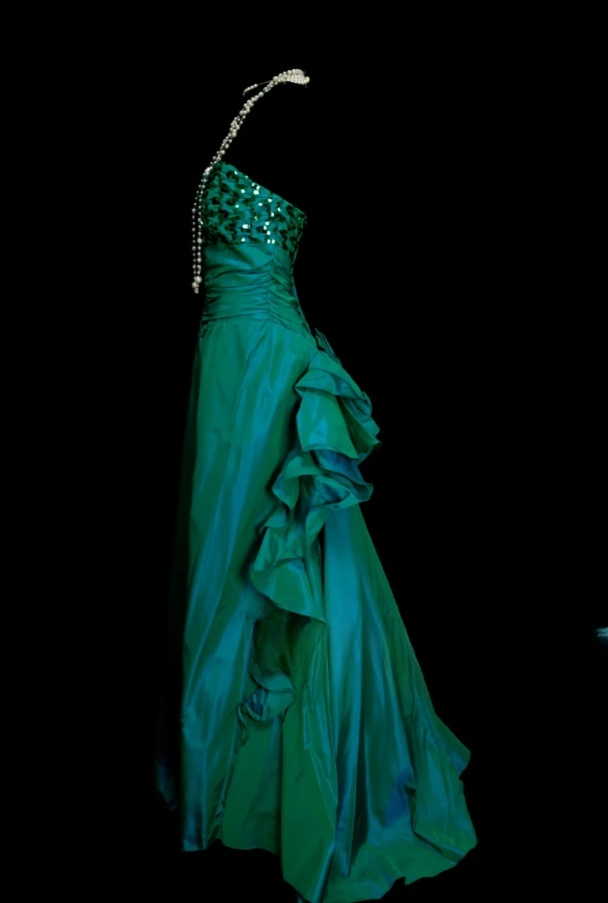 Wunderschönes dunkelolivgrünes herzförmiger Ausschnitt A-Linie Satin Tüll Kurzes Ballkleid Homecoming-Kleid ED02575