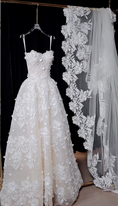 Timeless A-Line Long Wedding Dresses Lace Appliques White Bridal Gowns Strapless Bridal Dresses ED06141