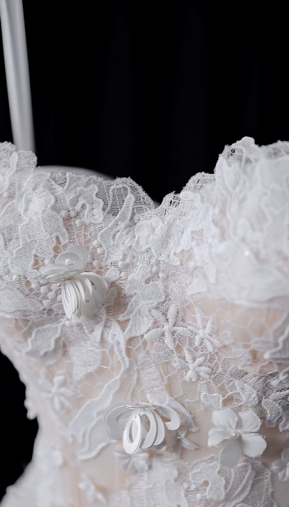 Timeless A-Line Long Wedding Dresses Lace Appliques White Bridal Gowns Strapless Bridal Dresses ED06141