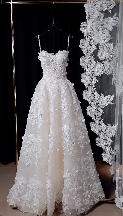Timeless A-Line Long Wedding Dresses Lace Appliques White Bridal Gowns Strapless Bridal Dresses ED06141