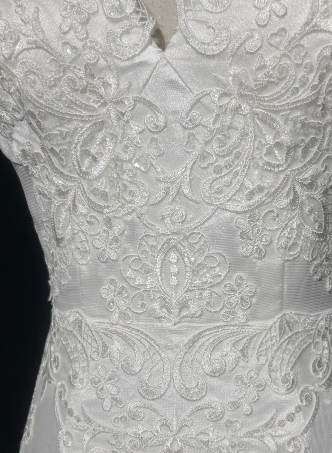 Timeless Mermaid Long Wedding Dresses Tulle Appliques White Bridal Gowns Sleeveless Bridal Dresses ED06143