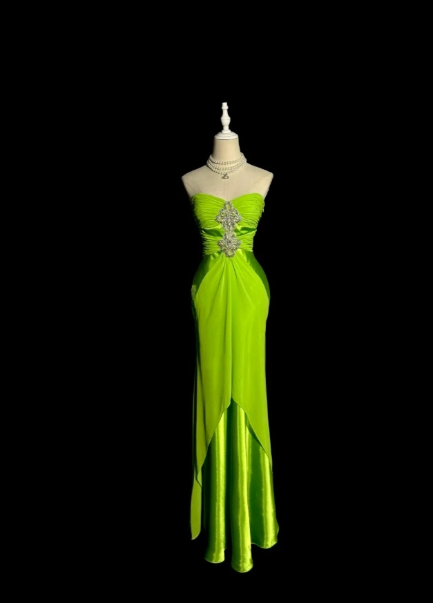 Chic Green Long Prom Dresses Satin Sweetheart Sheath Evening Dresses ED06188
