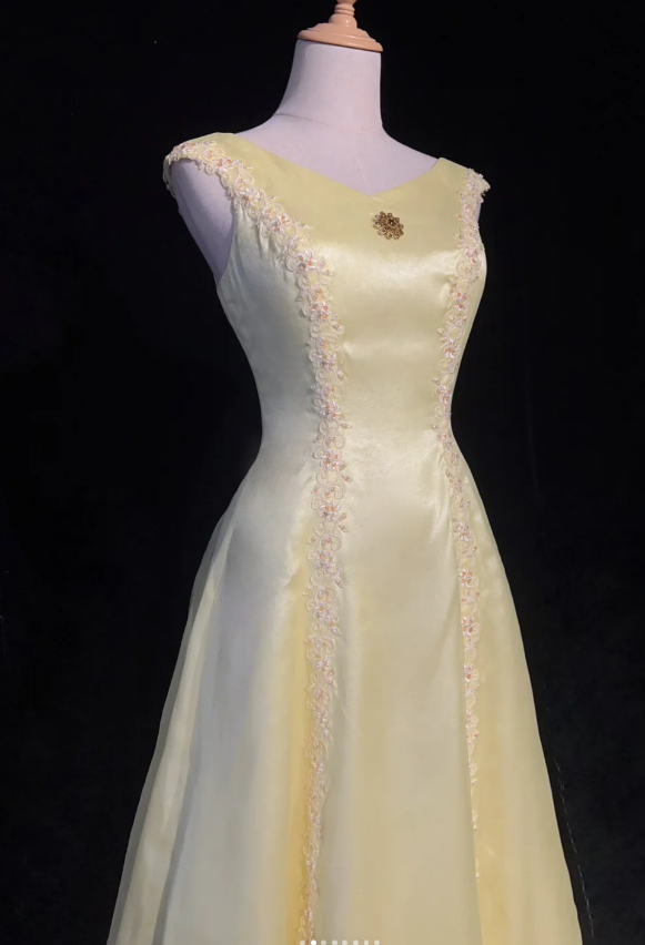 Chic Yellow Long Prom Dresses Satin V-neck A-Line Evening Dresses ED06197