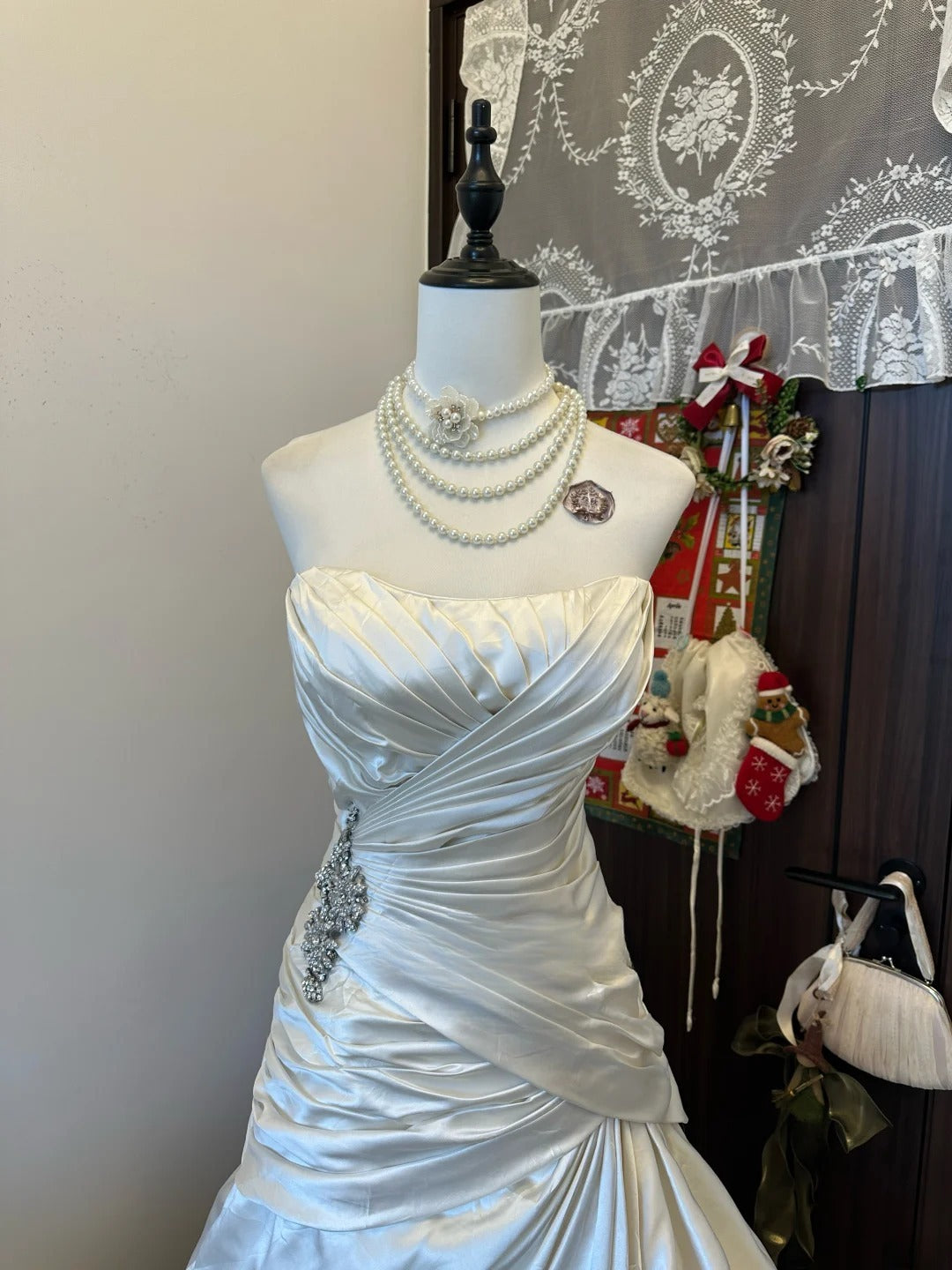 Chic A-Line Long Wedding Dresses Sweetheart Satin White Bridal Dresses Sleeveless Bridal Gowns ED06216