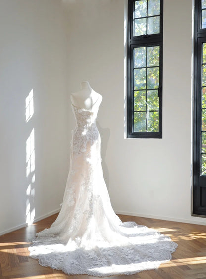 Chic Sheath Long Wedding Dresses Strapless Tulle Appliques White Bridal Dresses Sleeveless Bridal Gowns ED06217