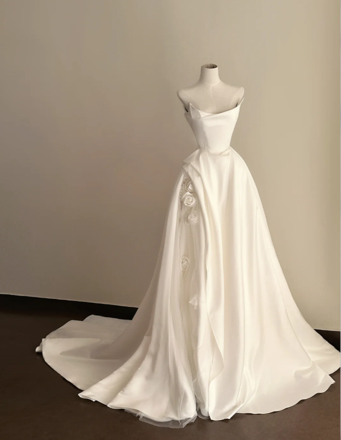 Timeless A-Line Long Wedding Dresses Satin Strapless White Bridal Gowns Sleeveless Bridal Dresses ED06245