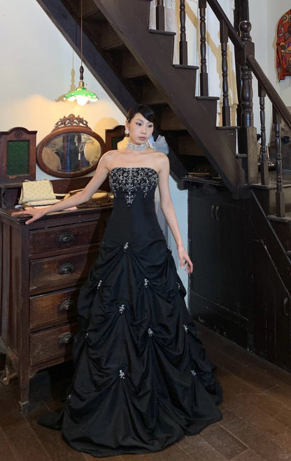 Gorgeous A-Line Black Long Prom Dresses Beaded Satin Strapless Evening Dresses Sleeveless Birthday Dresses ED06260