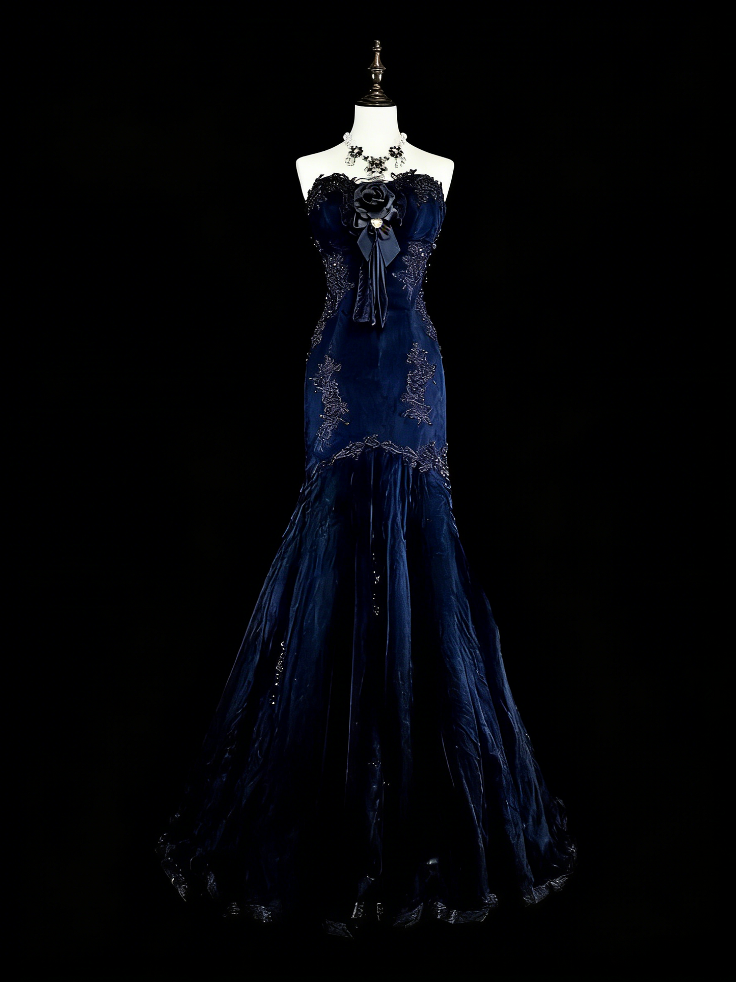 Elegant Mermaid Black Long Prom Dress Appliques Satin Sweetheart Evening Dress Sleeveless Party Dress ED06311