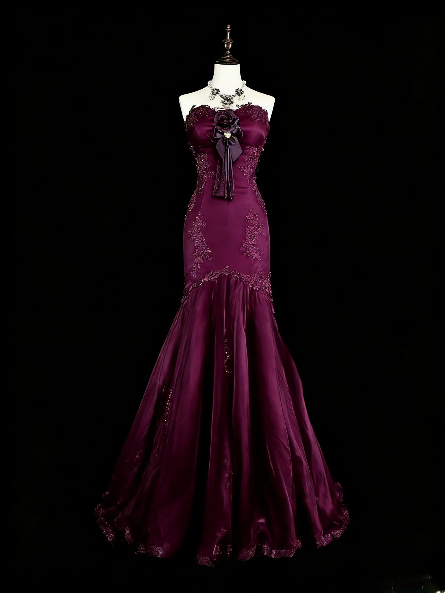 Elegant Mermaid Black Long Prom Dress Appliques Satin Sweetheart Evening Dress Sleeveless Party Dress ED06311