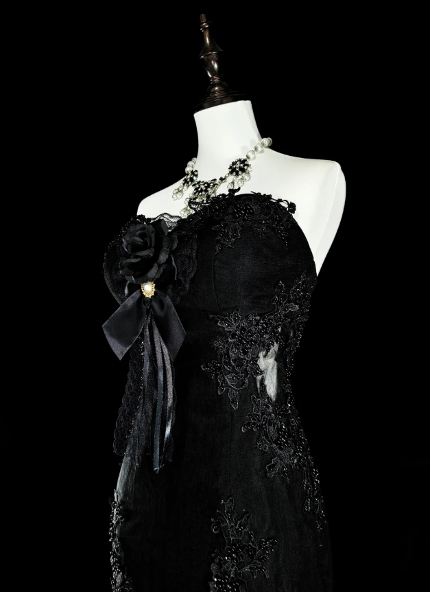 Elegant Mermaid Black Long Prom Dress Appliques Satin Sweetheart Evening Dress Sleeveless Party Dress ED06311