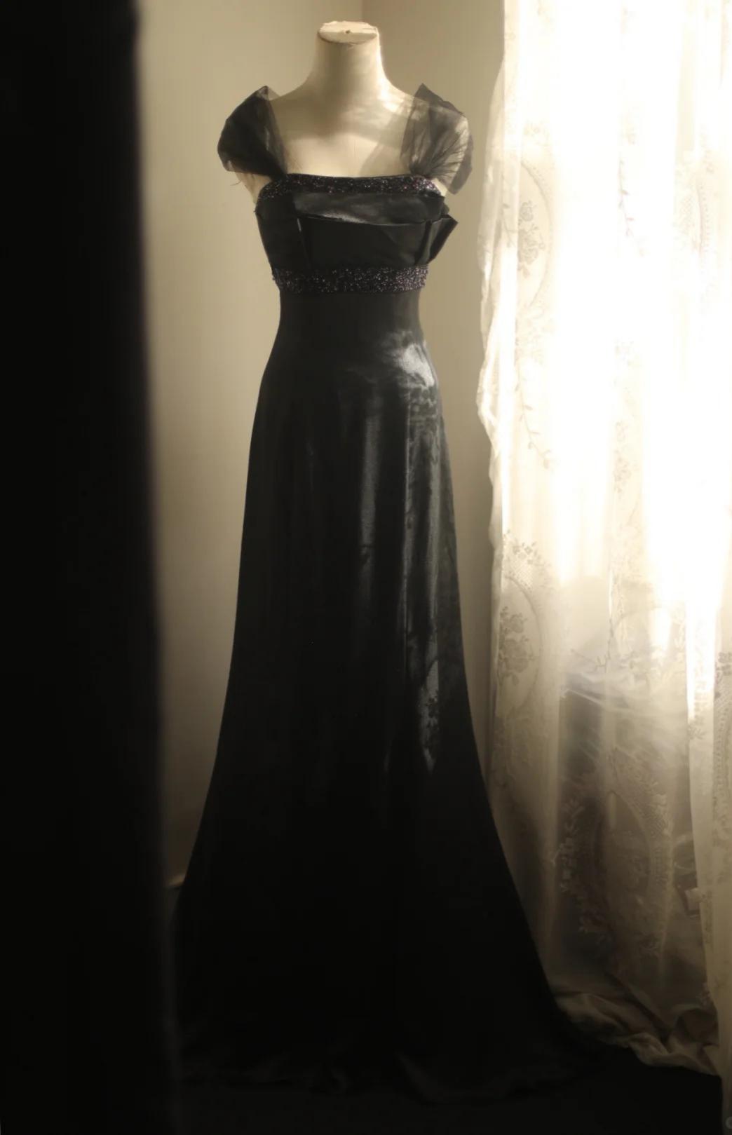 Elegant A-Line Black Long Prom Dress Satin Spaghetti Straps Evening Dress Sleeveless Party Dress ED06336