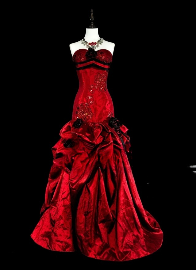 Chic Sheath Burgundy Long Prom Dress Appliques Satin Strapless Evening Dress Sleeveless Birthday Dress ED06356