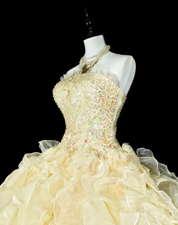 Chic Ball Gown Yellow Long Prom Dress Tulle Sequins Strapless Evening Dress Sleeveless Quinceanera Dress ED06359