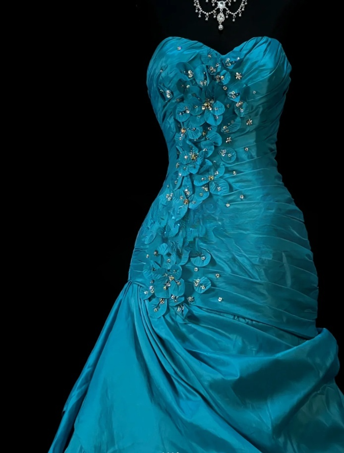 Chic A-line Blue Long Prom Dress Applique Satin Strapless Evening Dress Sleeveless Quinceanera Dress ED06360