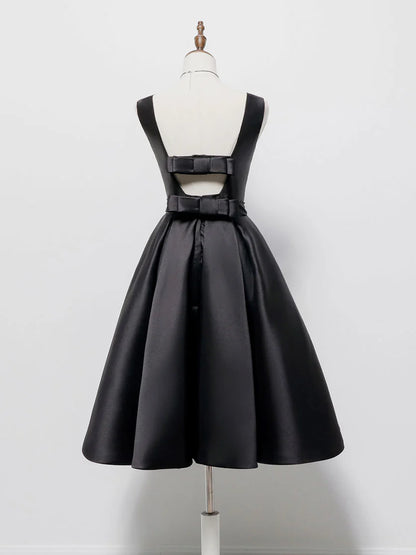 Schlichtes A-Linien-Satin-Kurzballkleid in Schwarz, Schwarzes Homecoming-Kleid ED0637