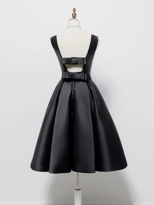 Schlichtes A-Linien-Satin-Kurzballkleid in Schwarz, Schwarzes Homecoming-Kleid ED0637