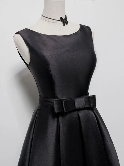 Schlichtes A-Linien-Satin-Kurzballkleid in Schwarz, Schwarzes Homecoming-Kleid ED0637