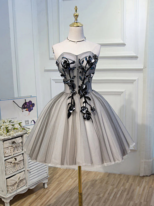 Graues kurzes Ballkleid mit herzförmigem Ausschnitt und Tüllspitze, süßes Homecoming-Kleid ED0643