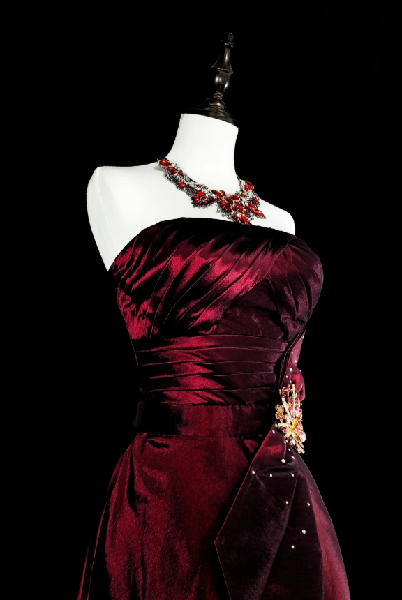 Elegant A-Line Burgundy‘ Long Prom Dress Satin Strapless Evening Dress Sleeveless Party Dress ED06433