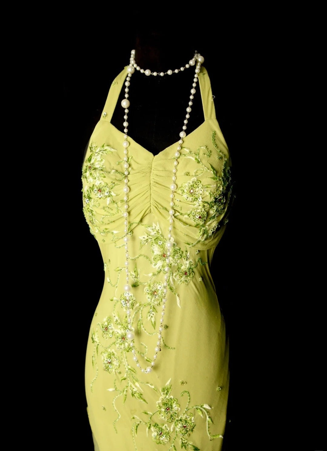 Vintage Yellow Long Prom Dress Chiffon Embroidered Halter Sheath Evening Dress Beaded Sleeveless Formal Dress ED06487