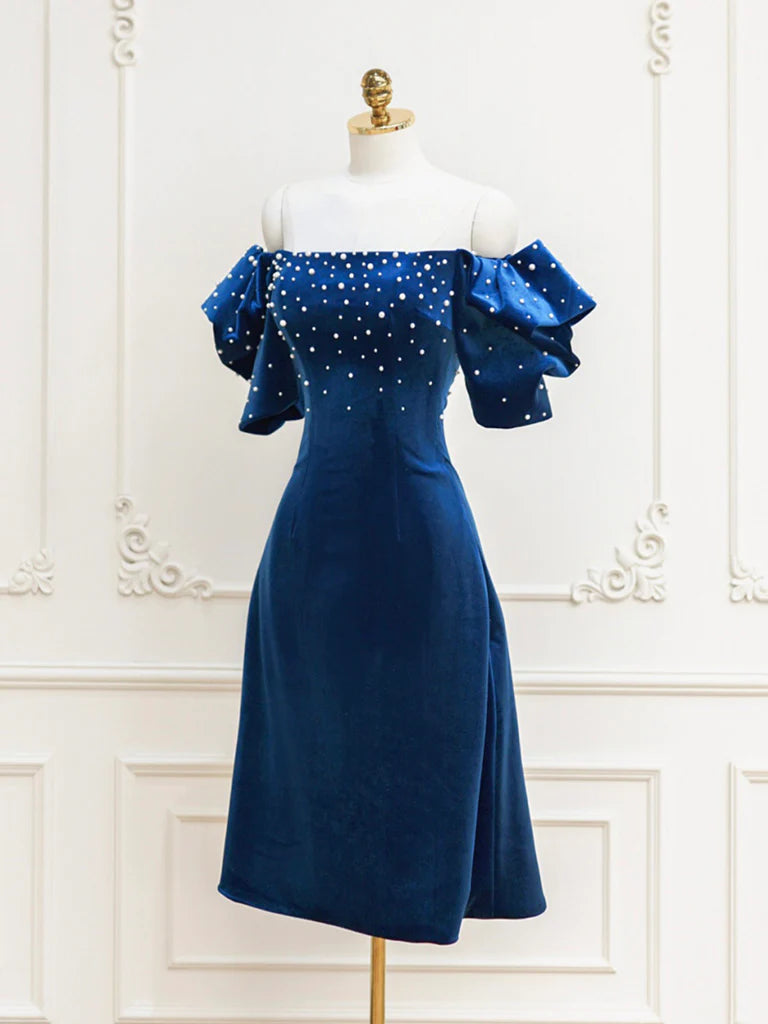 Schwarzes schulterfreies, kurzes Ballkleid aus Samt mit Perlen, schwarzes Abendkleid ED0649