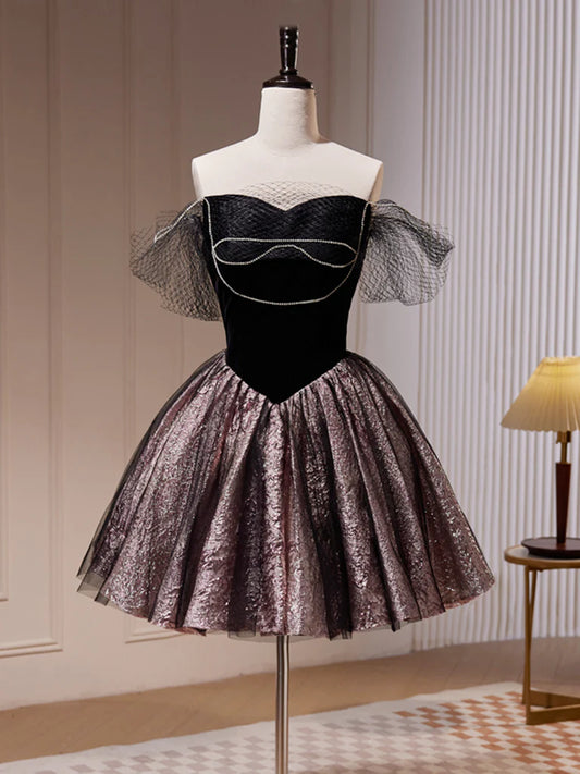 Schwarzes Mini-Kurzballkleid, Herzausschnitt, süßes schwarzes Homecoming-Kleid ED0655