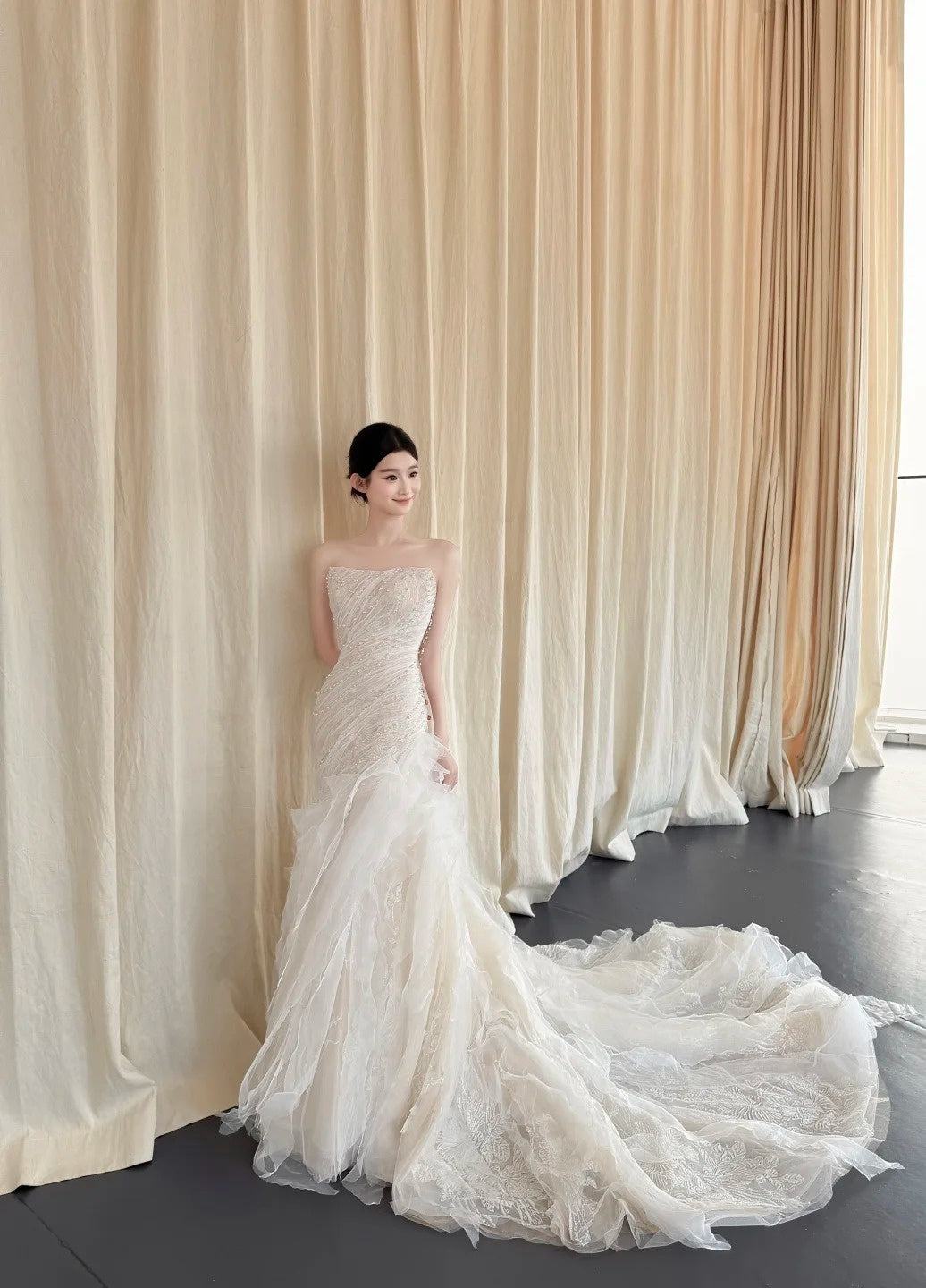 Modest Sheath Long Wedding Dresses Strapless Tulle White Bridal Gowns Beaded Sleeveless Bridal Dress ED06554