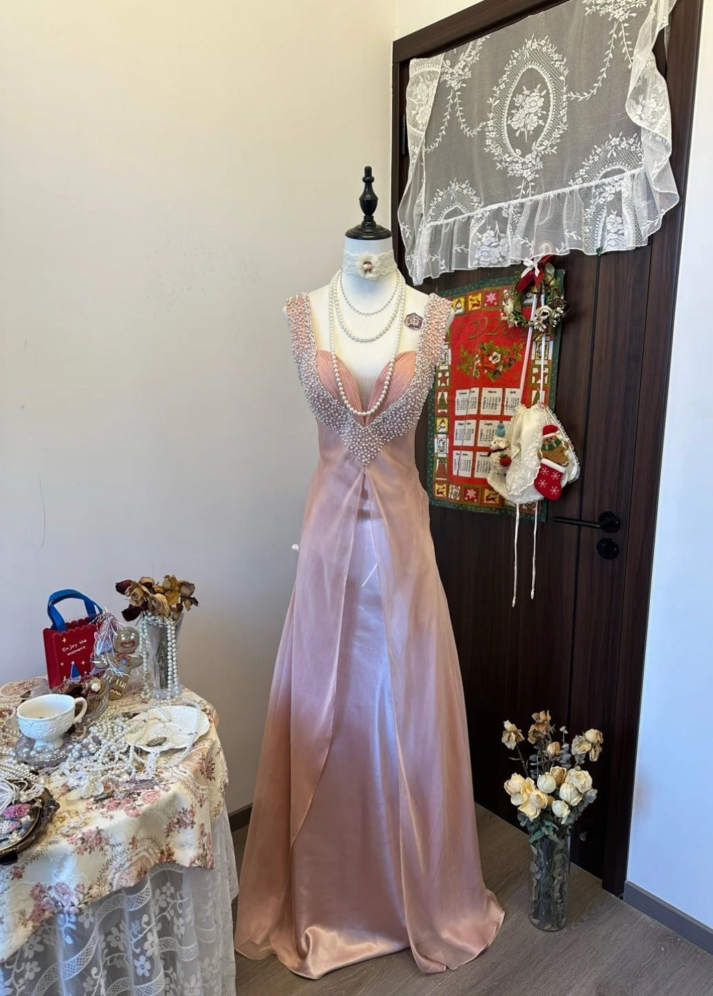 Gorgeous Pink Long Prom Dress Sweetheart A-Line Evening Dress Beaded Satin Sleeveless Birthday Dress ED06581