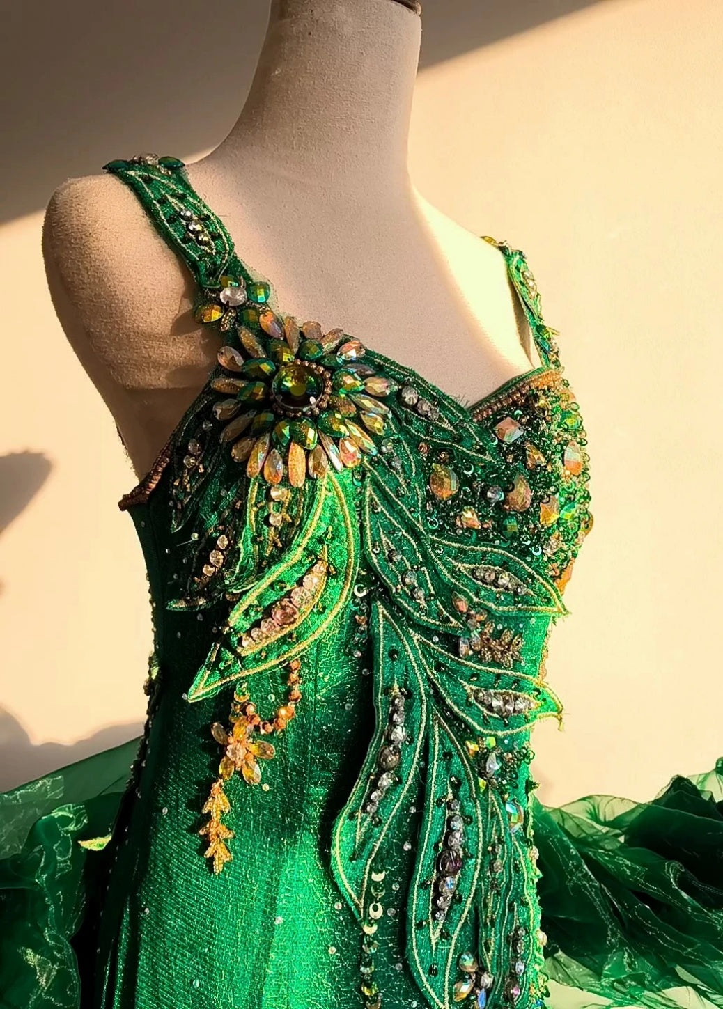 Vintage Green Long Prom Dress Beaded Straps Sheath Evening Dress Tulle Appliques Sleeveless Birthday Dress ED06589