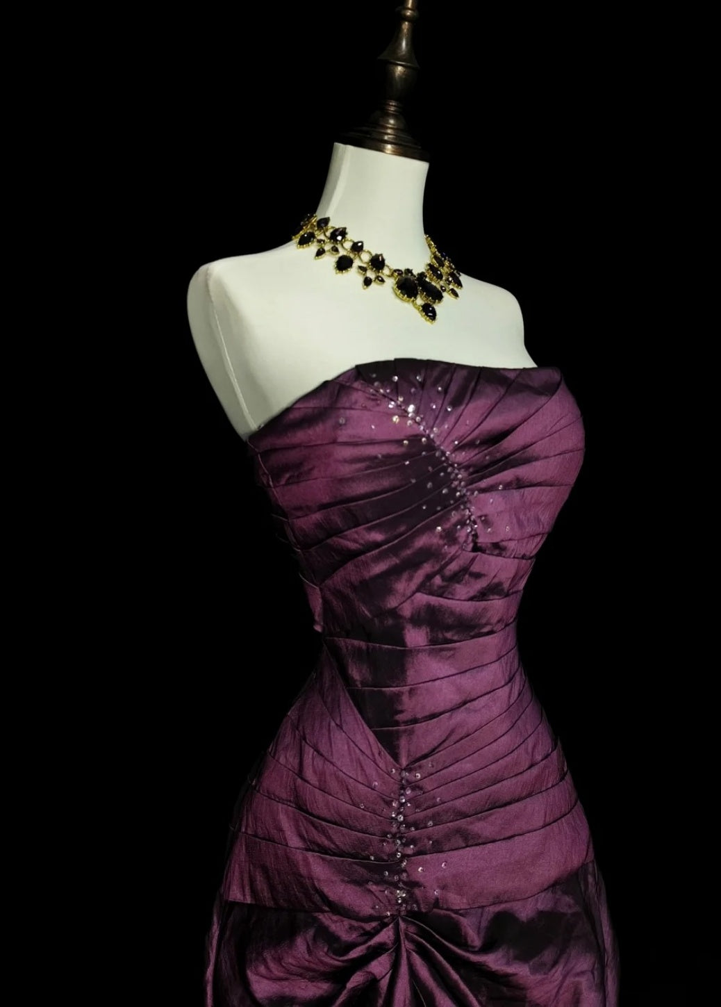 Chic Grape Long Prom Dress Satin Strapless Sheath Evening Dress Sleeveless Birthday Dress ED06592