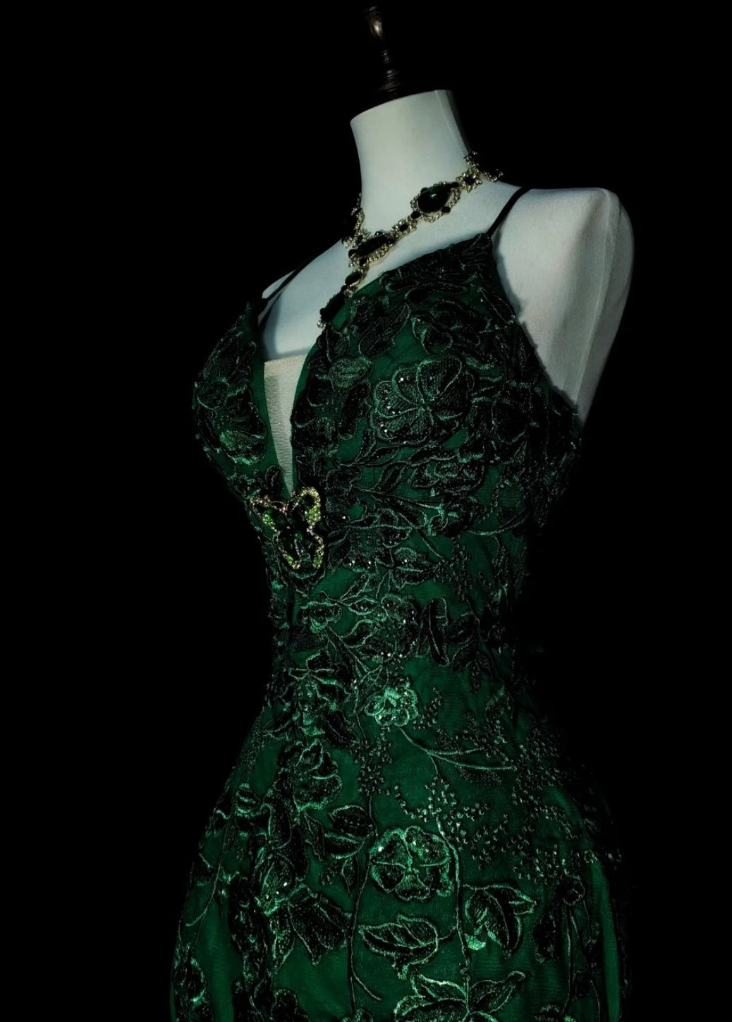 Gorgeous Dark Green Long Prom Dress Tulle Spaghetti Straps Sheath Long Evening Dress Appliques Sleeveless Birthday Dress ED06608