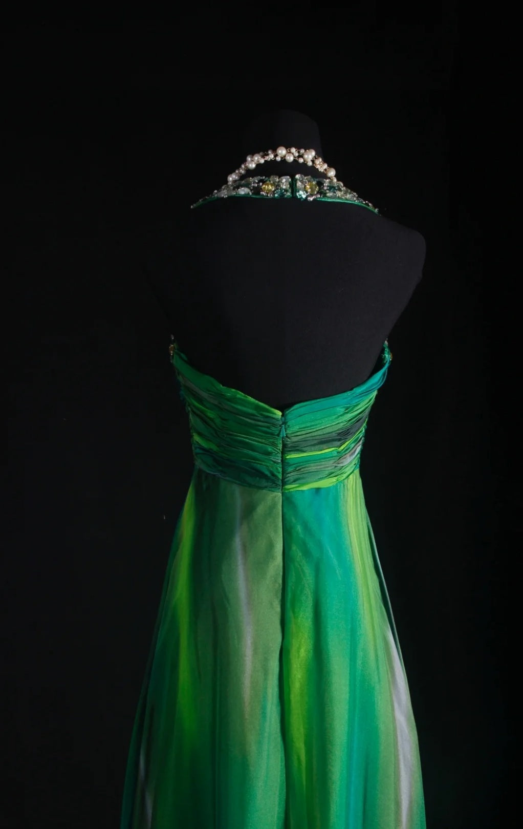 Gorgeous Green Long Prom Dress Applique Chiffon Halter Sheath Evening Dress Sleeveless Birthday Dress ED06641