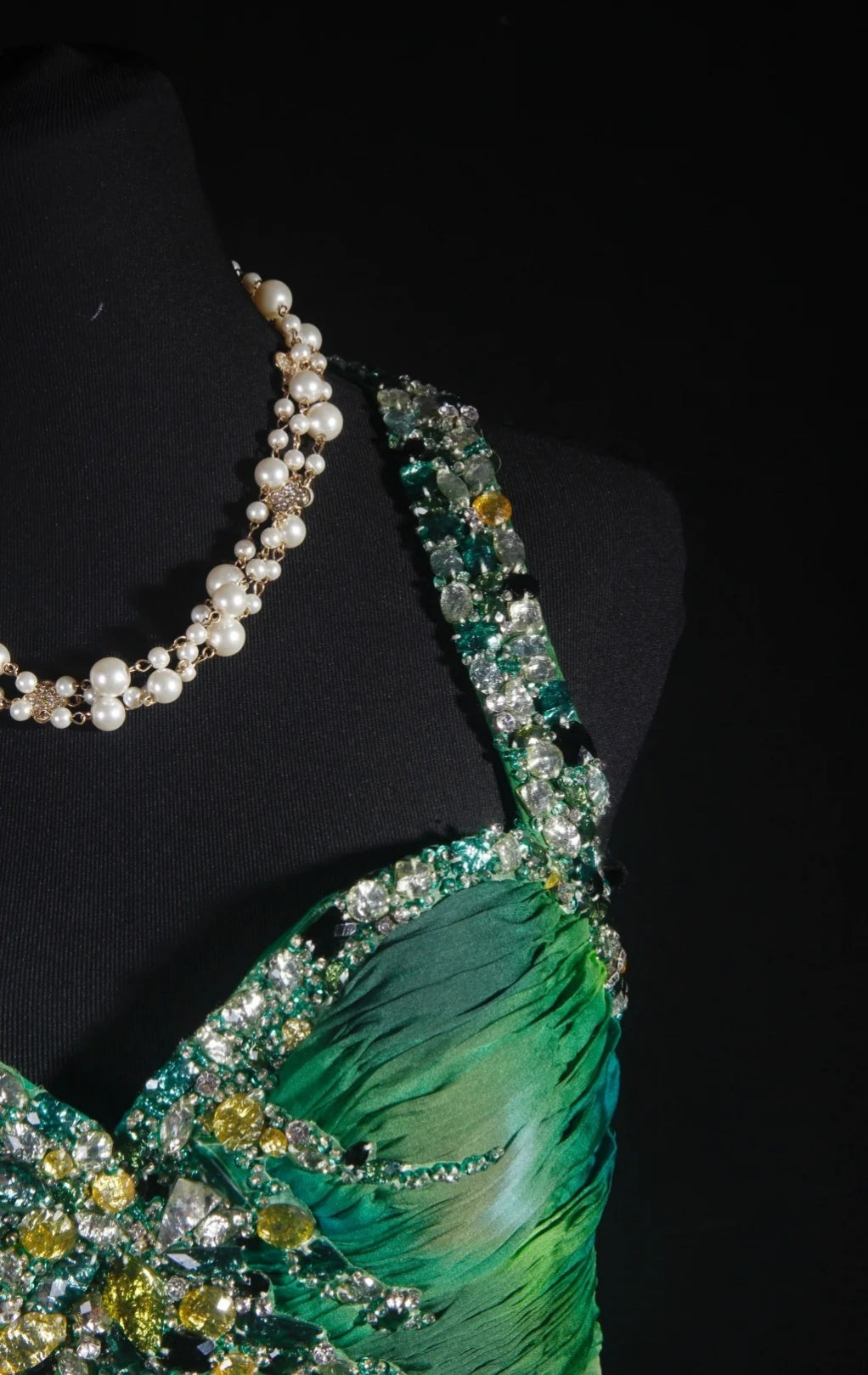 Gorgeous Green Long Prom Dress Applique Chiffon Halter Sheath Evening Dress Sleeveless Birthday Dress ED06641